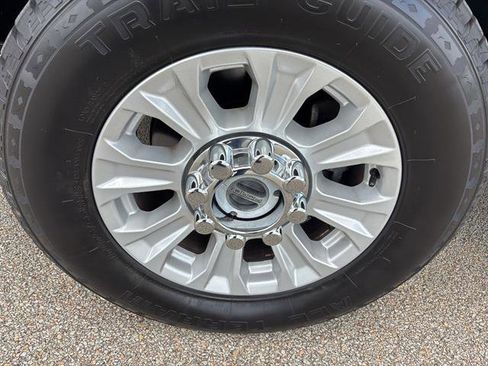 Certified 2022 Ford F250 XLT AWD/4WD image 9