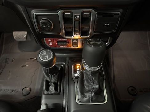 New 2026 Jeep Wrangler Unlimited Rubicon w/ Technology Group image 31