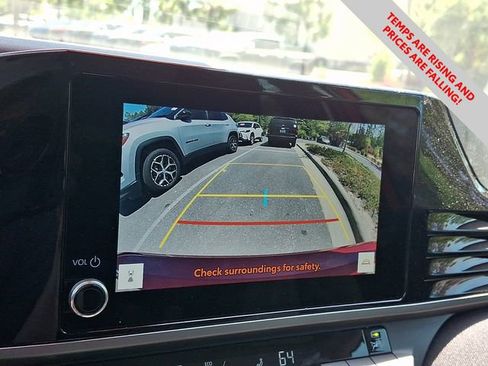 Used 2025 Toyota Camry LE image 20