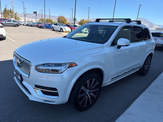 Used 2023 Volvo XC90 B5 Plus AWD/4WD image 3