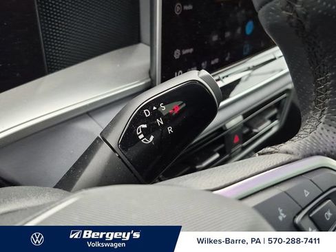 Certified 2026 Volkswagen Tiguan SE R-Line AWD/4WD image 22