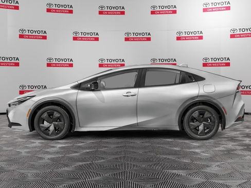 New 2026 Toyota Prius LE FWD image 3