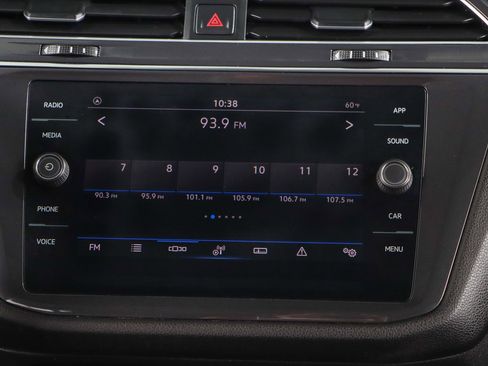 Used 2022 Volkswagen Tiguan SE R-Line image 18