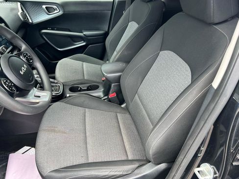 Used 2021 Kia Soul S FWD image 12