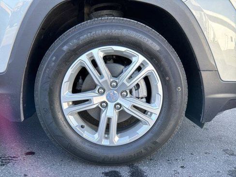 Used 2023 GMC Terrain SLE w/ Driver Convenience Package image 95