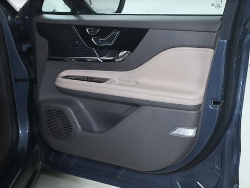 Used 2022 Lincoln Corsair AWD w/ Equipment Group 101A image 33