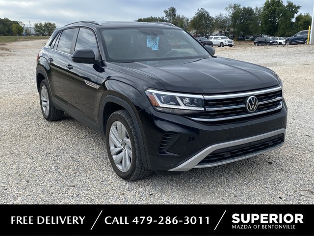 Used 2021 Volkswagen Atlas Cross Sport SE w/ Panoramic Sunroof Package FWD image 1