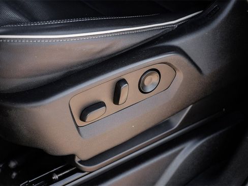 Used 2022 Chevrolet Suburban Premier image 34