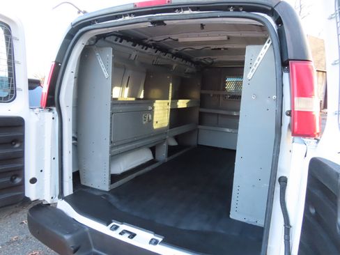 Used 2015 Chevrolet Express 2500 image 11