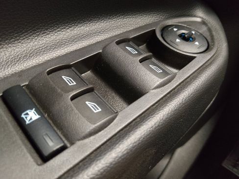 Used 2018 Ford Escape SE FWD image 27