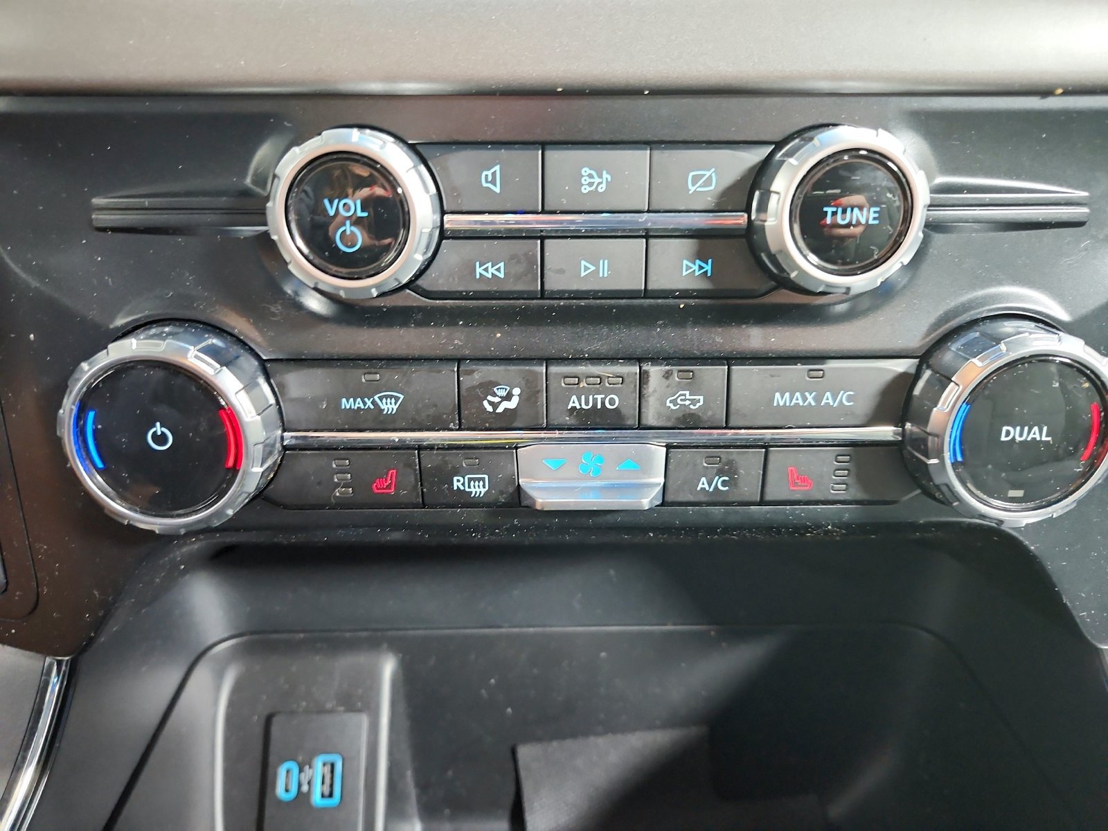 Used 2024 Ford F150 XLT w/ Equipment Group 302A MID AWD/4WD image 18