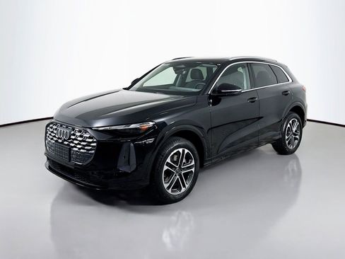 Certified 2025 Audi Q5 Premium w/ Convenience Package image 1