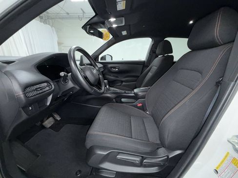 Used 2025 Honda HR-V Sport image 12