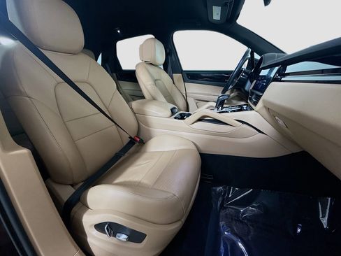 Used 2020 Porsche Cayenne Base image 27
