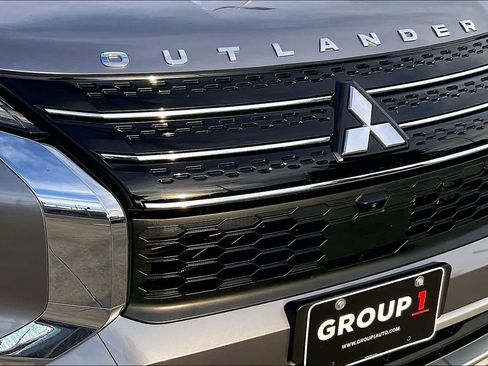 Used 2022 Mitsubishi Outlander SE image 27