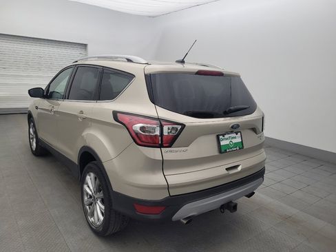 Used 2017 Ford Escape Titanium image 5