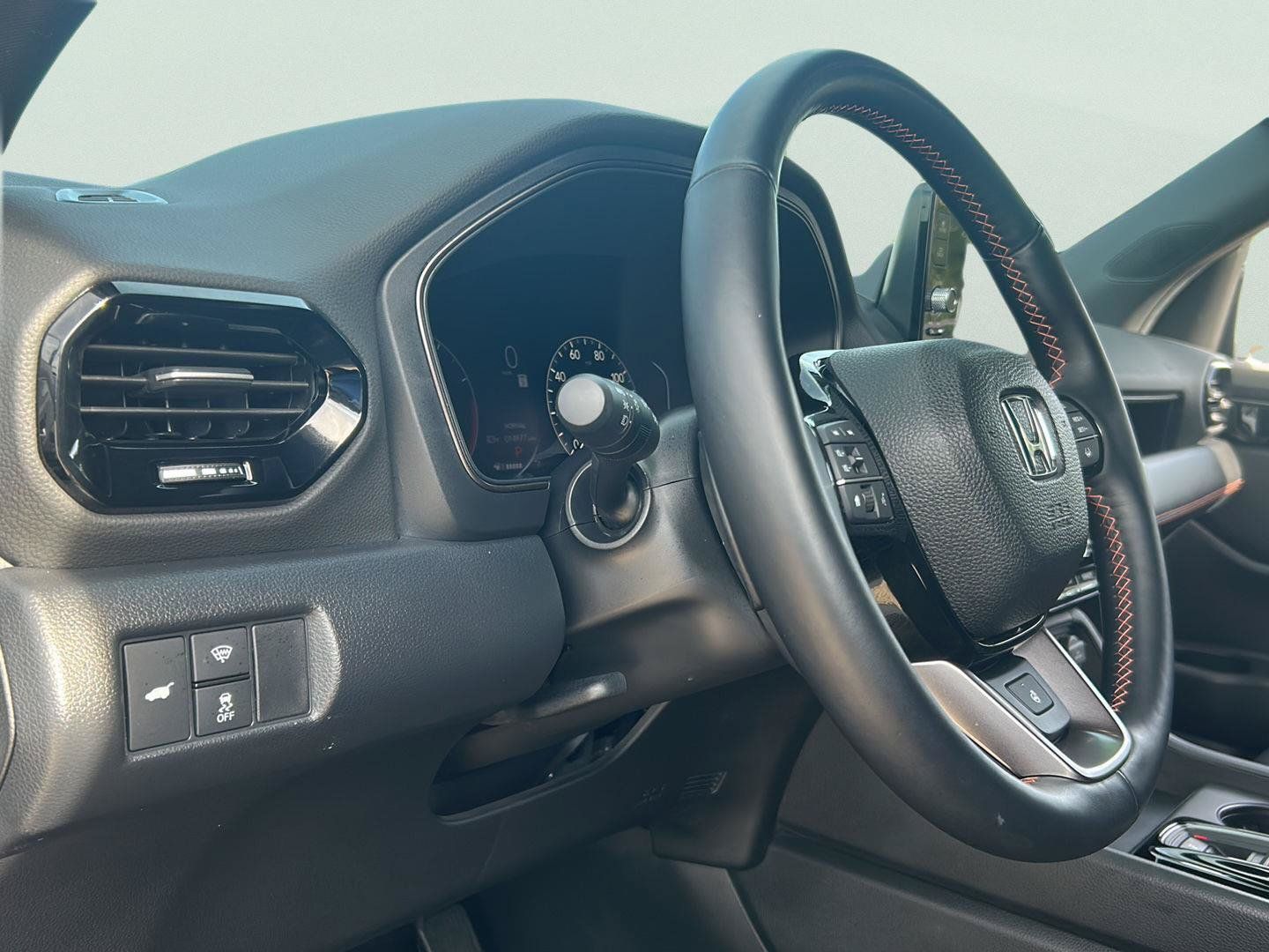 Used 2025 Honda Pilot TrailSport image 13