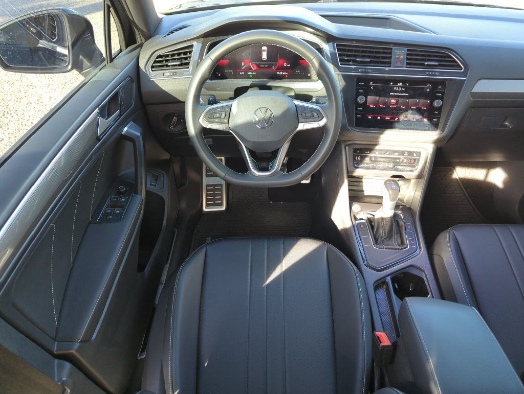 Certified 2023 Volkswagen Tiguan SE R-Line FWD image 14