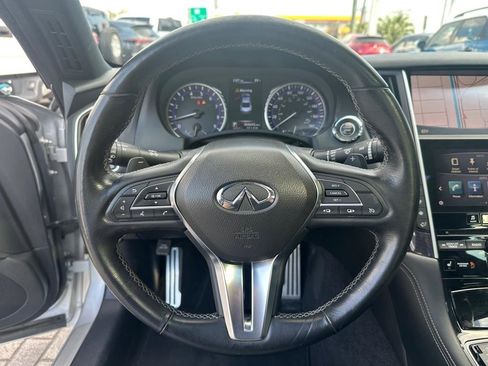 Used 2017 INFINITI Q60 Red Sport 400 image 19