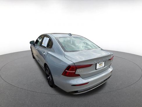 Used 2025 Volvo S60 B5 Core image 4