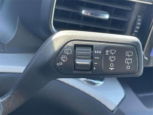 Used 2020 Ford Explorer XLT w/ Equipment Group 202A image 34