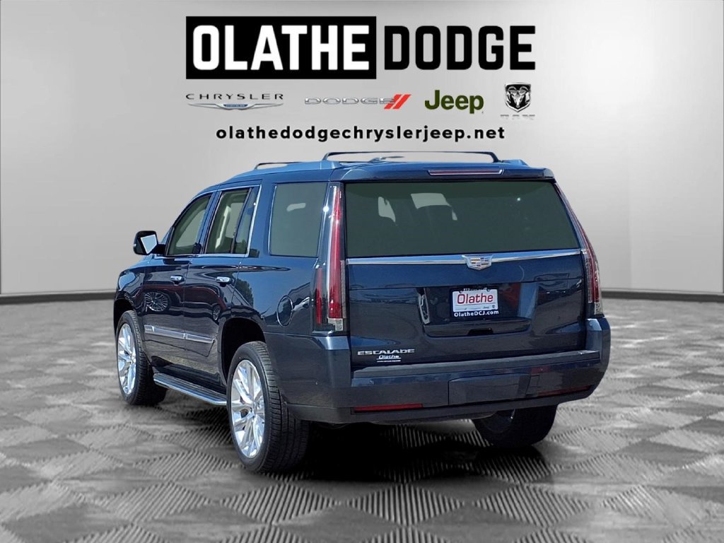 Used 2019 Cadillac Escalade Luxury AWD/4WD image 5