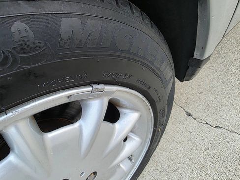 Used 1998 Mercedes-Benz E 320 Sedan image 28