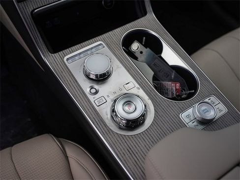 New 2025 Genesis GV80 2.5T Advanced image 16