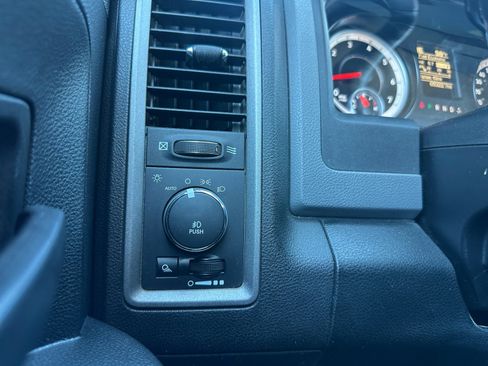 Used 2014 RAM 1500 Express image 17
