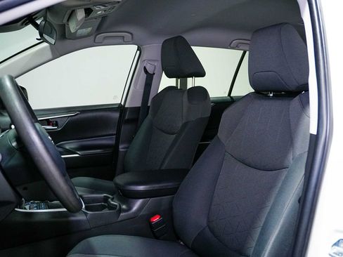 Used 2021 Toyota RAV4 XLE image 13