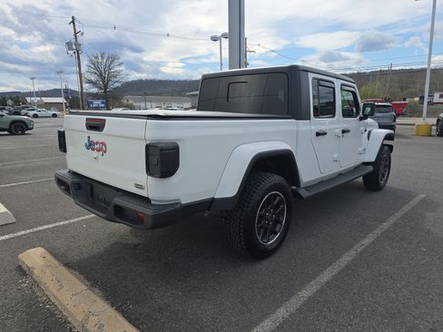 Used 2023 Jeep Gladiator Overland w/ Cold Weather Group image 3
