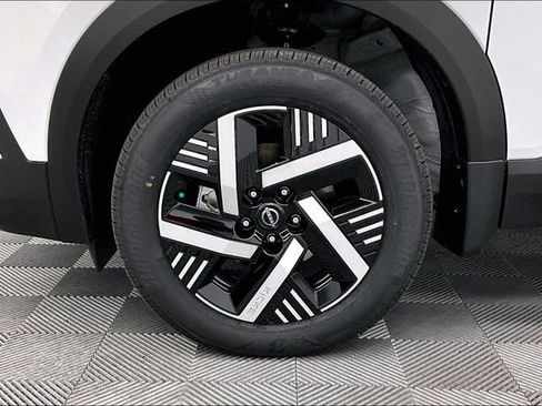 New 2026 Nissan Kicks SV FWD image 12