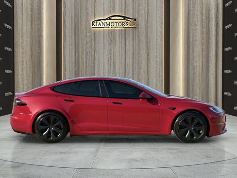 Used 2023 Tesla Model S Standard Range image 4