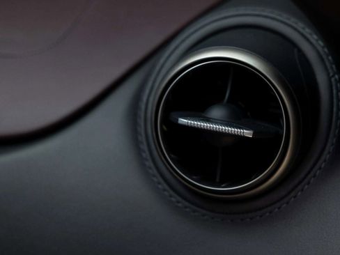 Used 2020 McLaren 720S Spider image 29