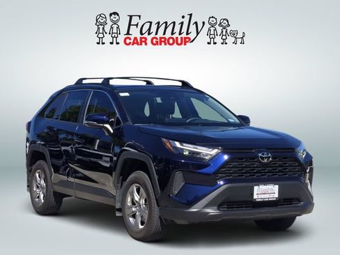 Used 2024 Toyota RAV4 XLE w/ Convenience Package FWD image 2
