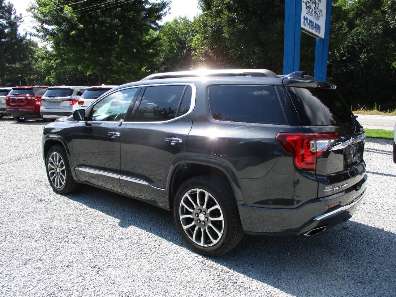 Used 2021 GMC Acadia Denali w/ Denali Ultimate Package AWD/4WD image 3