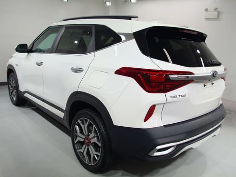 Used 2021 Kia Seltos SX AWD/4WD image 16