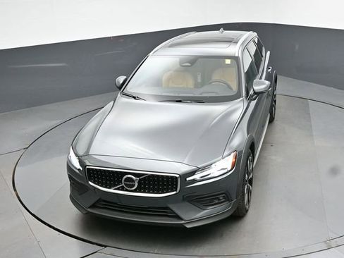 New 2026 Volvo V60 B5 Cross Country Ultra w/ Protection Package Premier AWD/4WD image 48