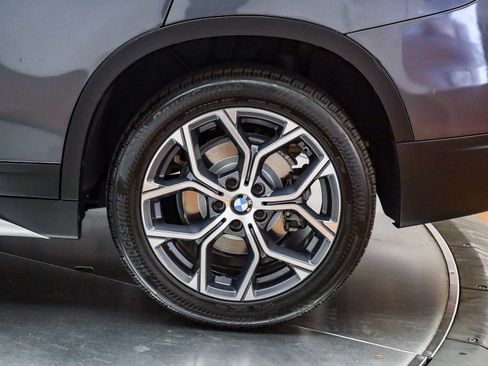 Used 2021 BMW X1 sDrive28i w/ Convenience Package image 9