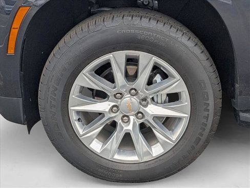 New 2025 Chevrolet Suburban Premier image 9