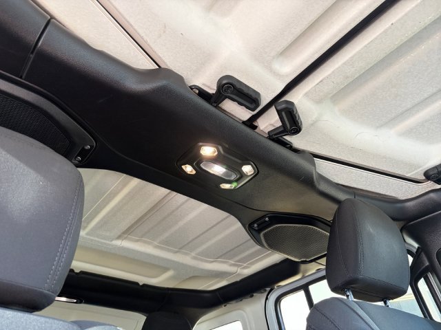 Used 2019 Jeep Wrangler Unlimited Sahara w/ Safety Group AWD/4WD image 33