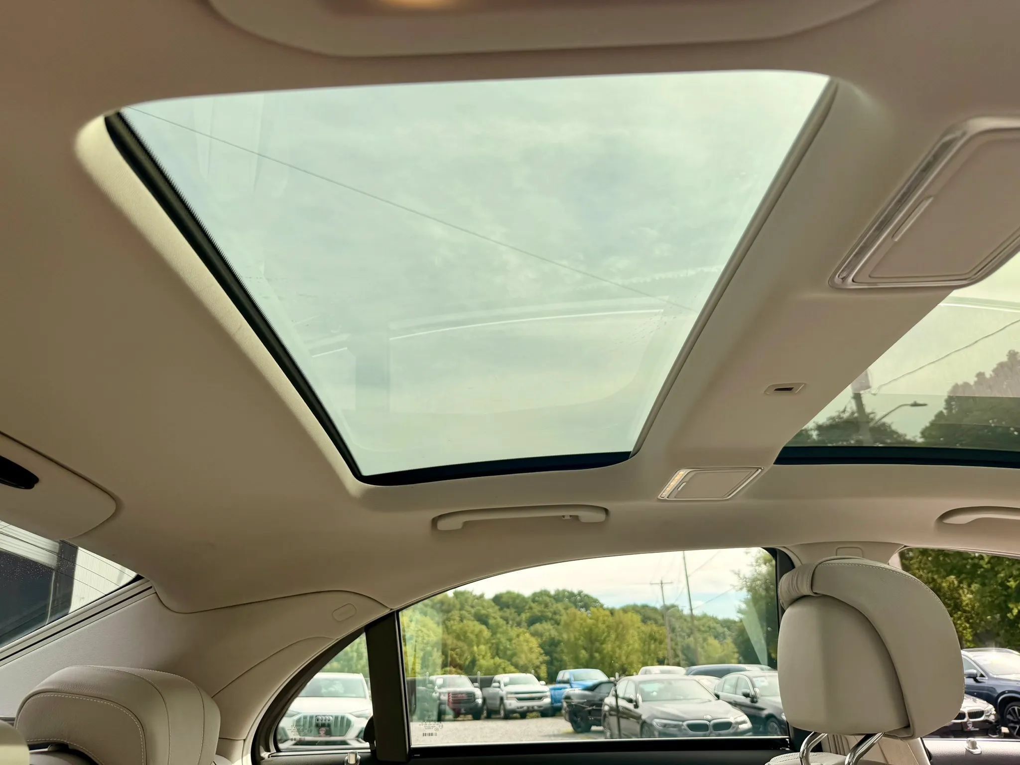 Used 2015 Mercedes-Benz S 550 4MATIC Sedan image 46