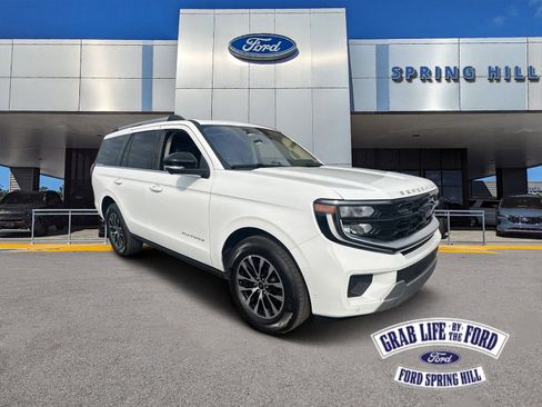 Used 2025 Ford Expedition Platinum AWD/4WD image 1