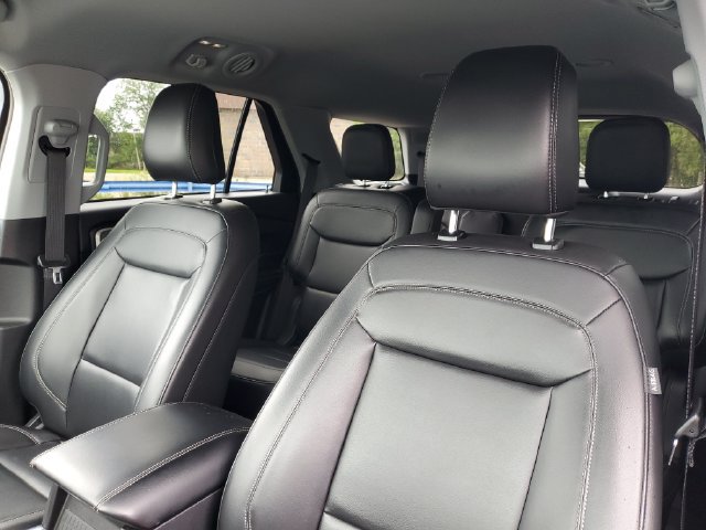 Used 2024 Ford Explorer XLT w/ Equipment Group 202A AWD/4WD image 15