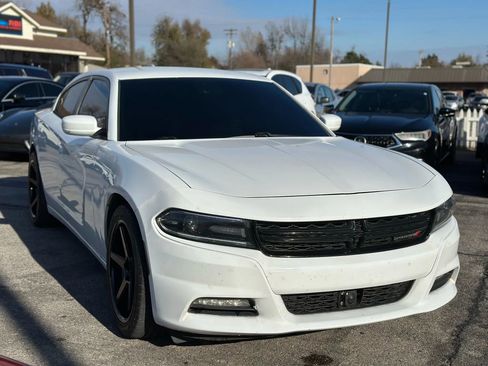 Used 2015 Dodge Charger SXT w/ Premium Group image 4