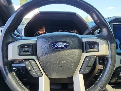 Used 2022 Ford F250 Lariat w/ Lariat Ultimate Package AWD/4WD image 12