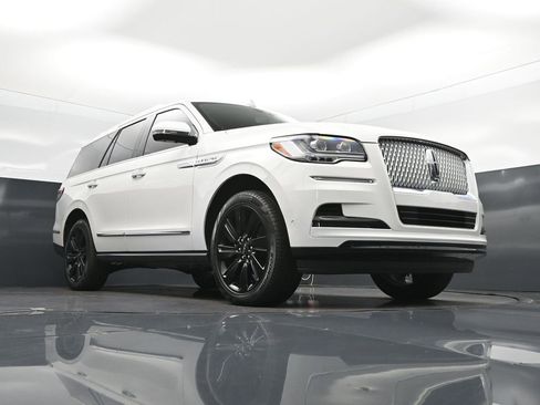 Used 2024 Lincoln Navigator Reserve AWD/4WD image 42