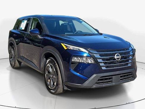Used 2025 Nissan Rogue SV FWD image 3