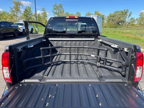 Used 2013 Nissan Frontier SV w/ SV Value Truck Pkg AWD/4WD image 24