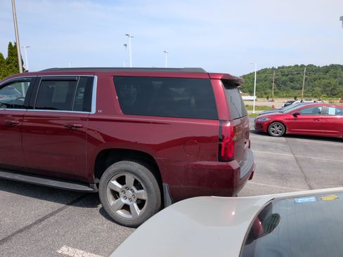 Used 2017 Chevrolet Suburban LT AWD/4WD image 5